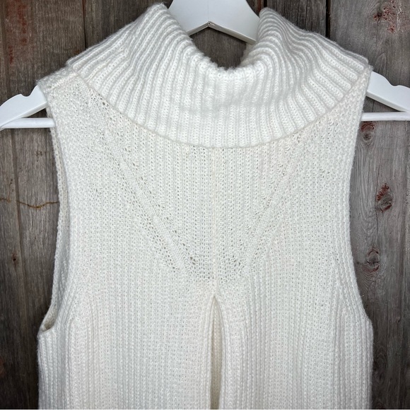 Angel of the North Anthropologie Ivory Wool Blend Sleeveless Turtleneck sz Small - Picture 7 of 13